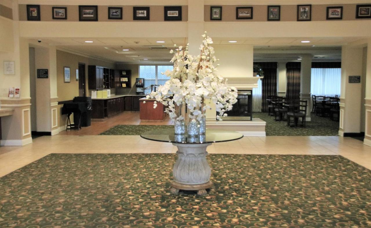 Hawthorn Suites By Wyndham Louisville East Buitenkant foto