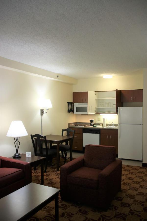 Hawthorn Suites By Wyndham Louisville East Buitenkant foto