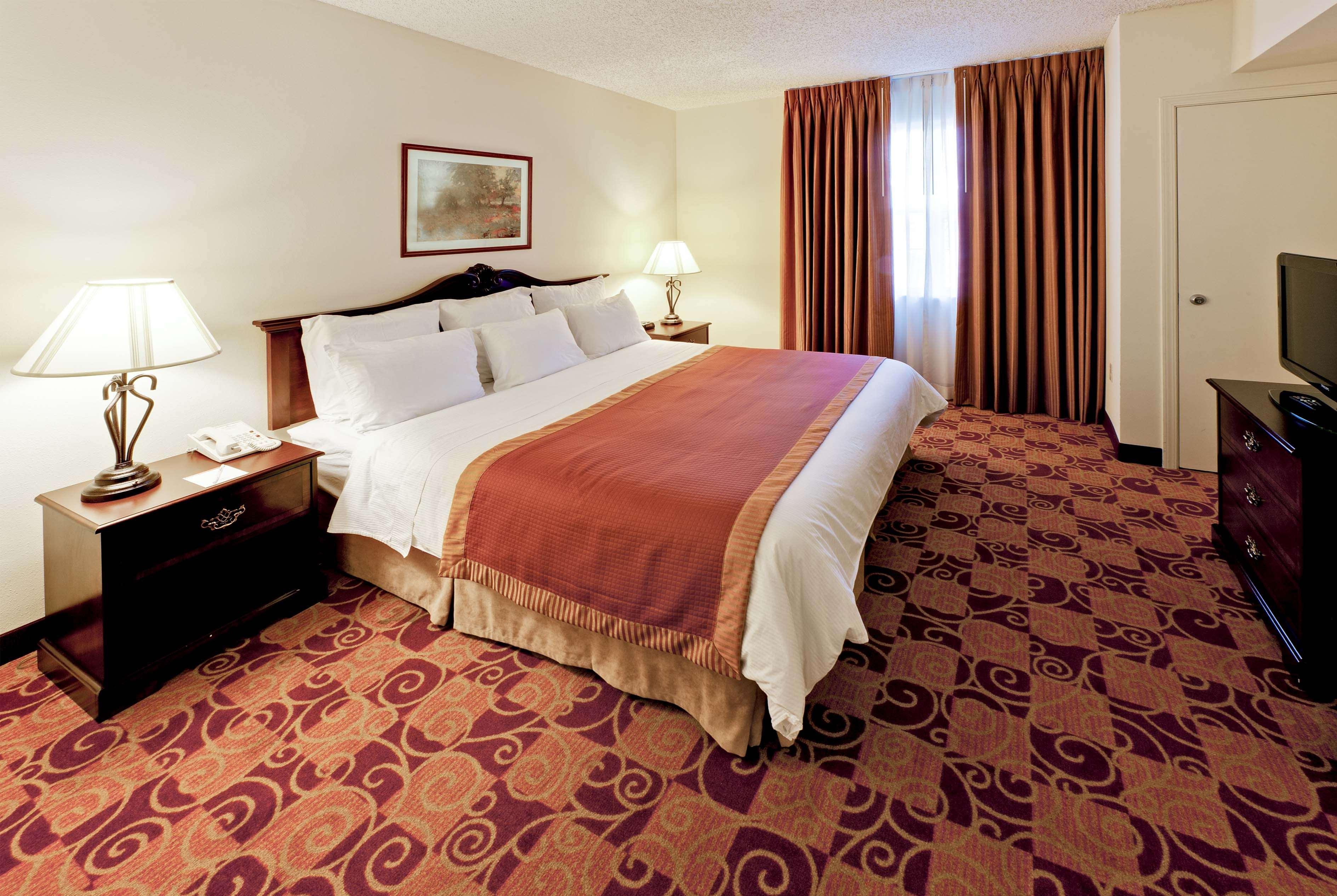 Hawthorn Suites By Wyndham Louisville East Buitenkant foto