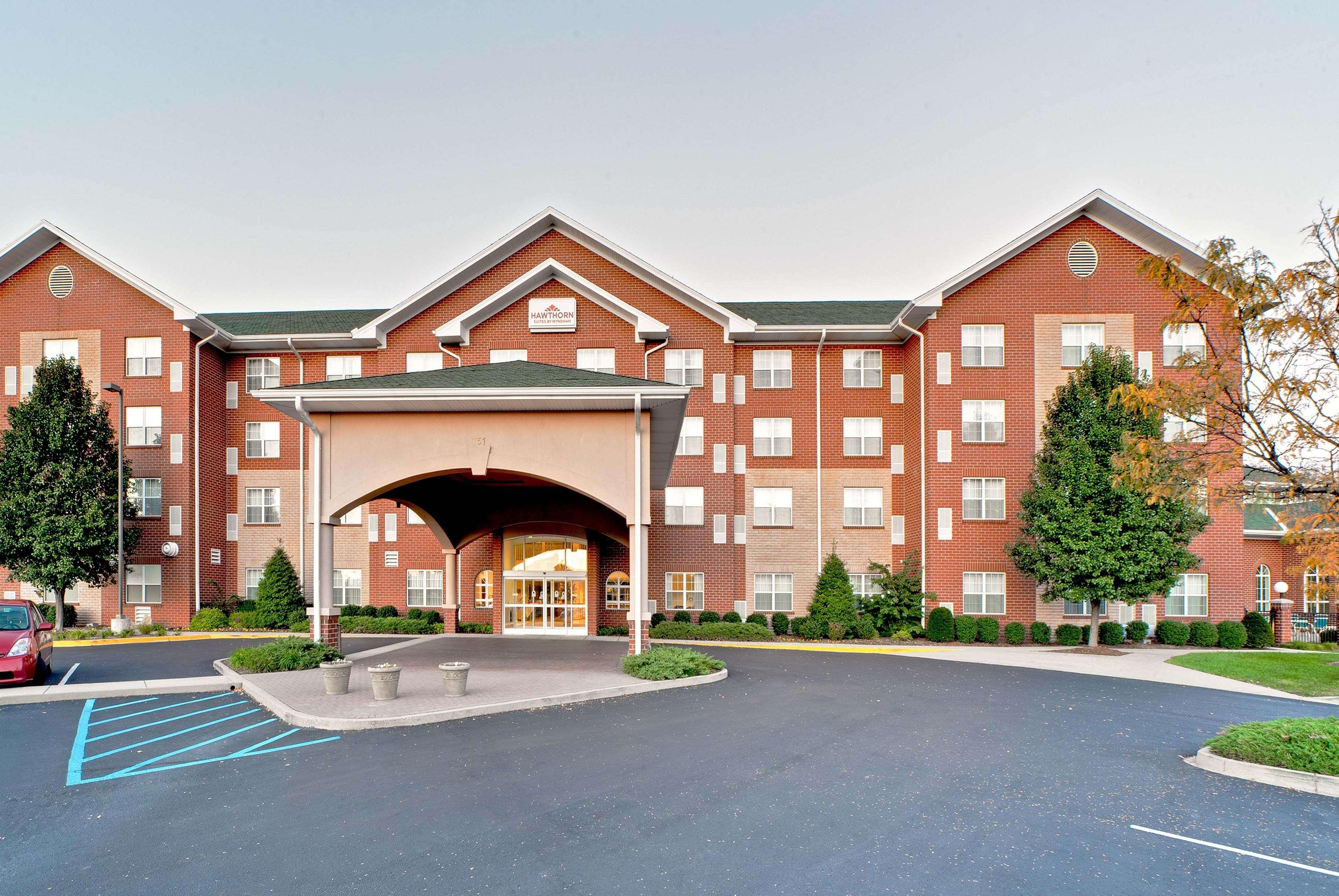 Hawthorn Suites By Wyndham Louisville East Buitenkant foto