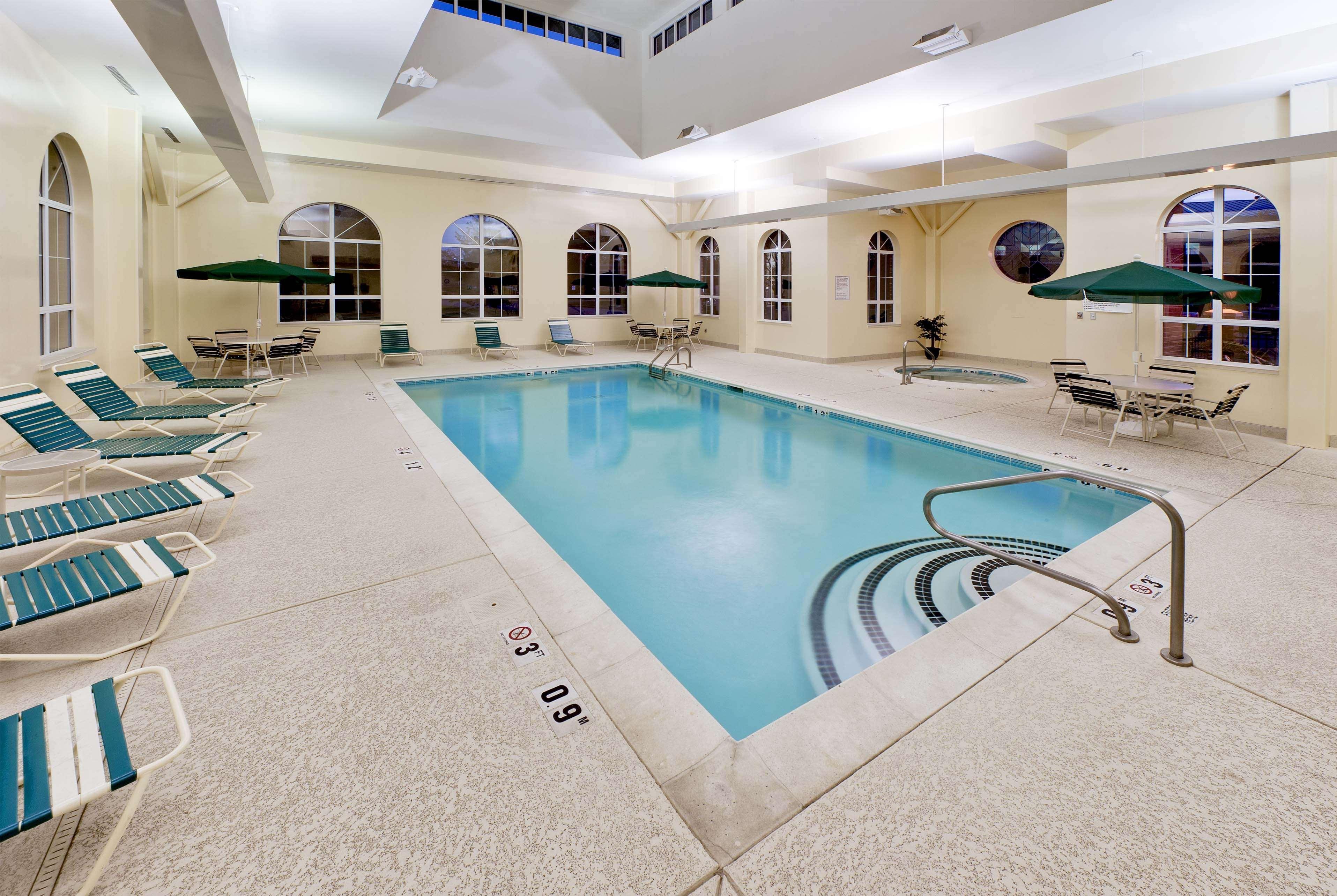 Hawthorn Suites By Wyndham Louisville East Buitenkant foto